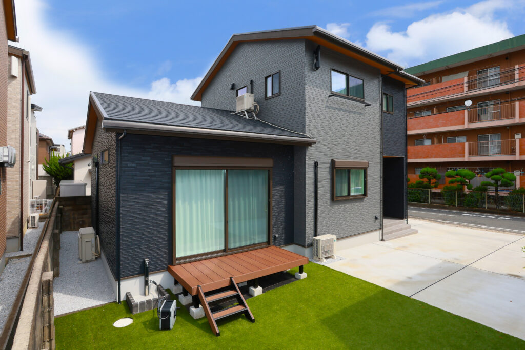 大人の空間を楽しむシックなお家 | 株式会社安岡工務店